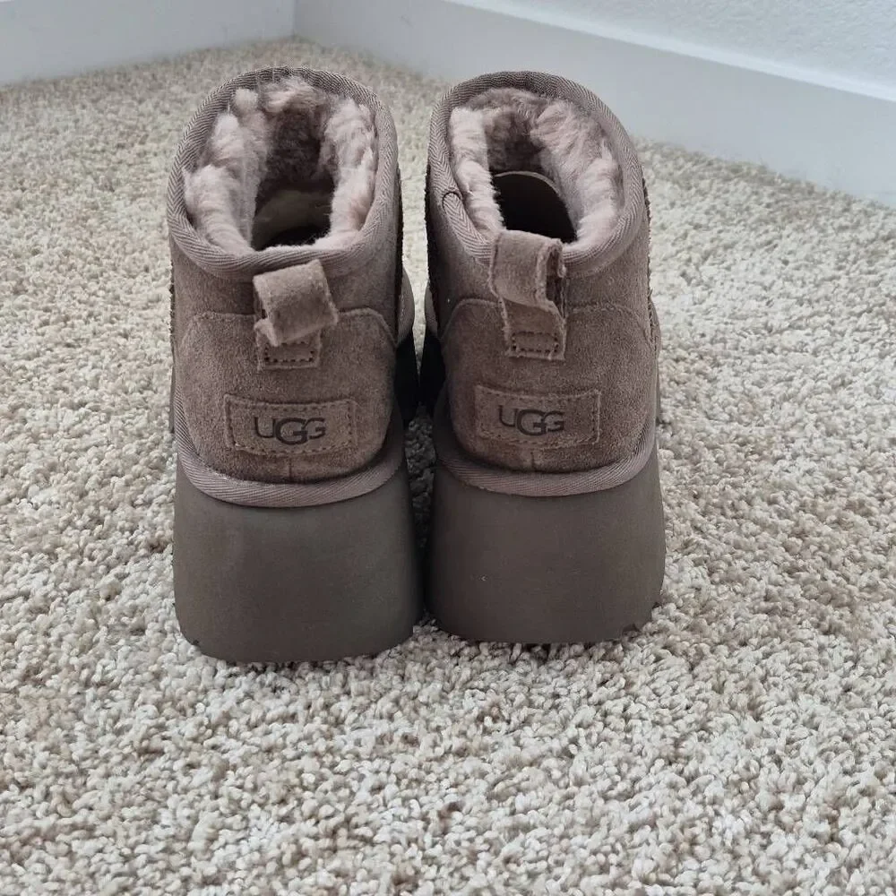 UGG CLASSIC ULTRA MINI HEIGHTS HICKORY PLATFORM BOOTS SIZE 9